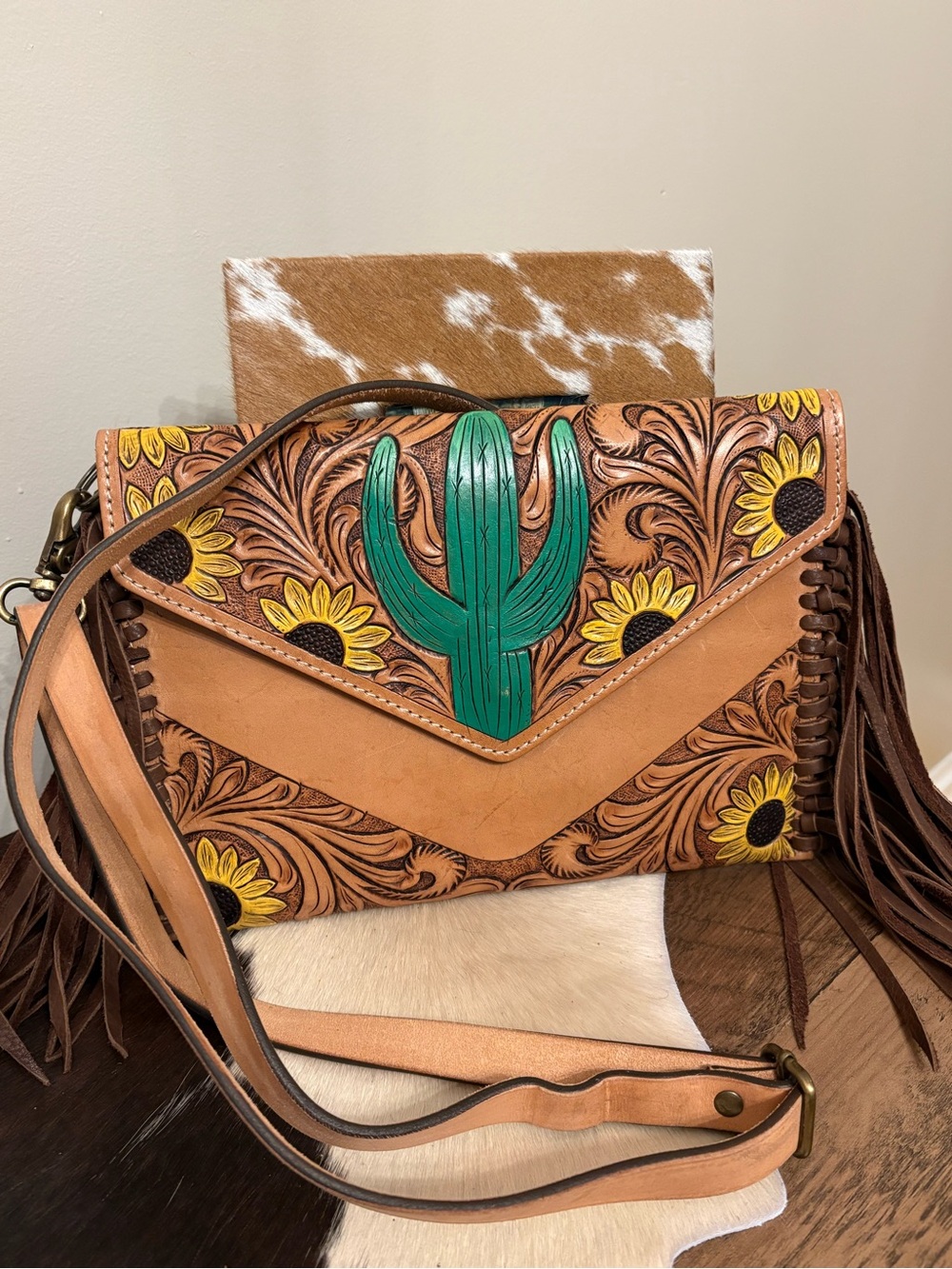 American Darling Tooled Leather Cactus & Sunflower Crossbody Bag/Clutch - Picture 3 of 7